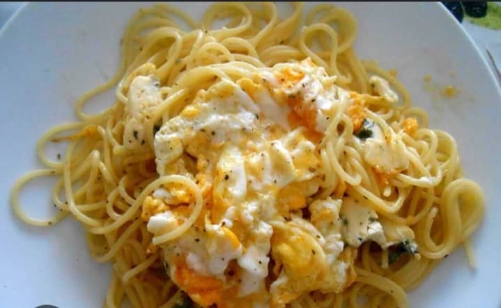 Spaghetti oeuf griller